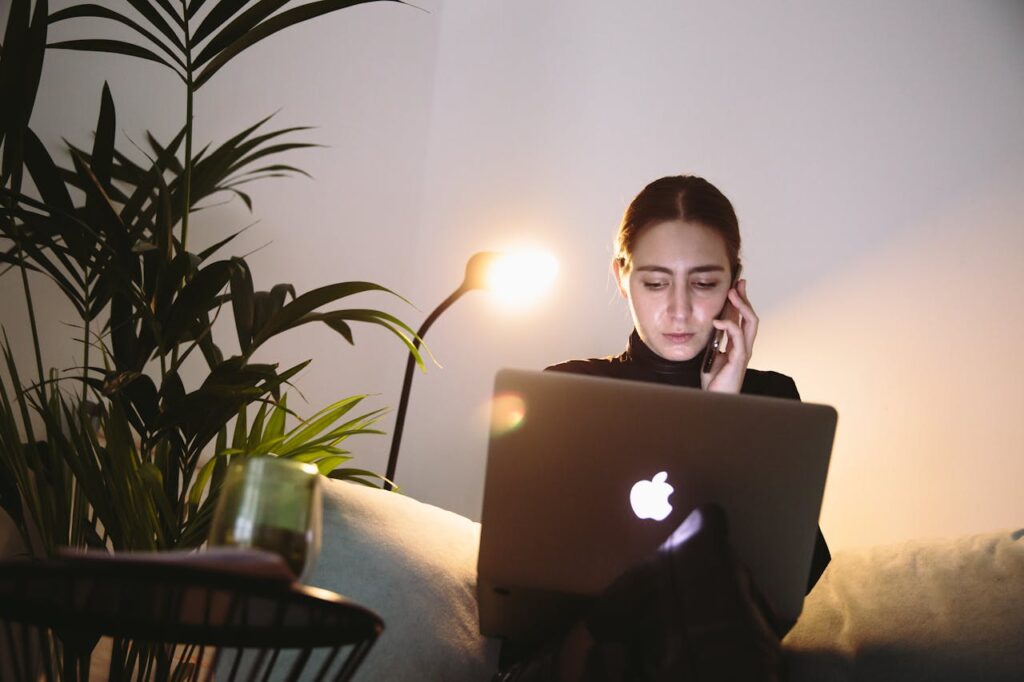 virtual assistant desk setup